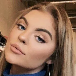 Aly Breanne Age, Birthday, Birthplace, Bio, Zodiac &  Family