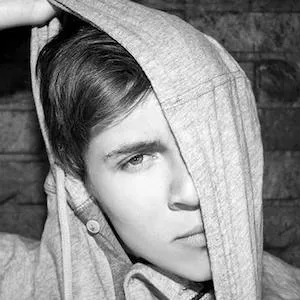 Austin McKenzie Age, Birthday, Birthplace, Bio, Zodiac &  Family