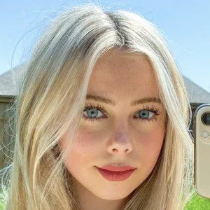 Camille Ramsey Age, Birthday, Birthplace, Bio, Zodiac &  Family