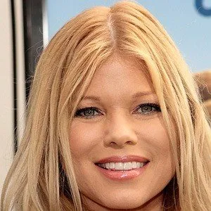 Donna D'Errico Age, Birthday, Birthplace, Bio, Zodiac &  Family