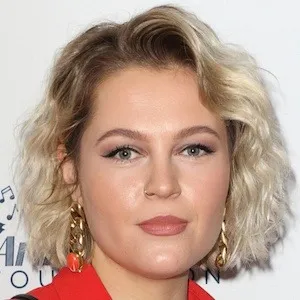 Elli Ingram Age, Birthday, Birthplace, Bio, Zodiac &  Family