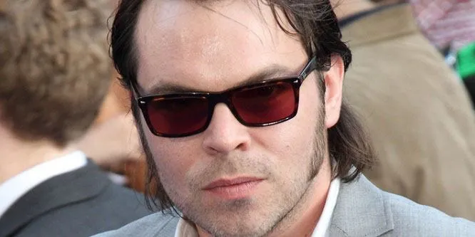 Gaz Coombes birthday on March 8, 1976