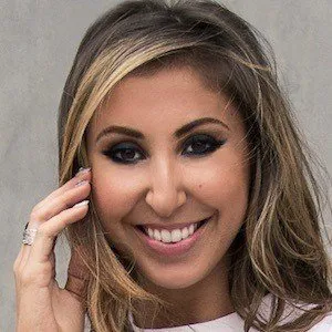 Hannah Lux Davis Age, Birthday, Birthplace, Bio, Zodiac &  Family