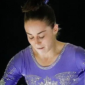 Isabela Onyshko Age, Birthday, Birthplace, Bio, Zodiac &  Family