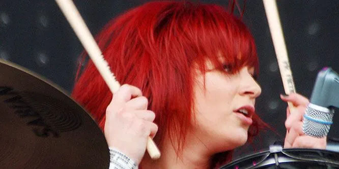 Jen Ledger Age, Birthday, Birthplace, Bio, Zodiac &  Family