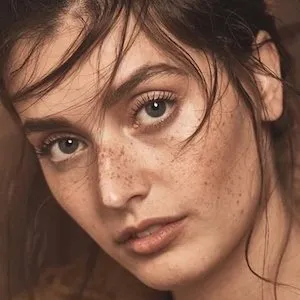 Jessica Clements birthday on December 31, 1993