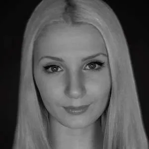 Lauren Southern Age, Birthday, Birthplace, Bio, Zodiac &  Family