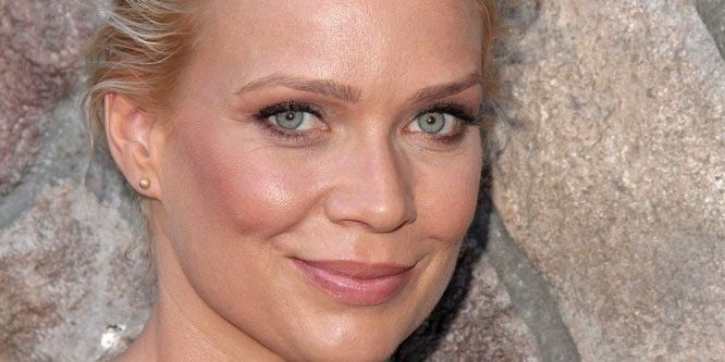 Laurie Holden Age, Birthday, Birthplace, Bio, Zodiac &  Family