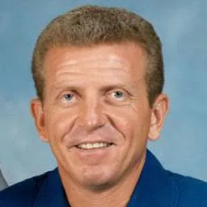 Loren Shriver Age, Birthday, Birthplace, Bio, Zodiac &  Family