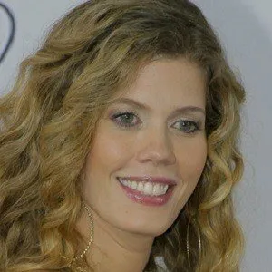Lorna Paz Age, Birthday, Birthplace, Bio, Zodiac &  Family