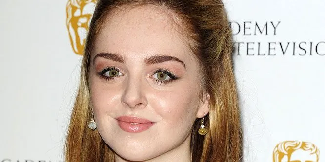 Louisa Connolly-Burnham Age, Birthday, Birthplace, Bio, Zodiac &  Family