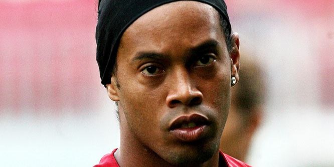 Ronaldinho Age, Birthday, Birthplace, Bio, Zodiac &  Family