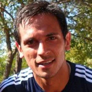 Roque Santa Cruz Age, Birthday, Birthplace, Bio, Zodiac &  Family