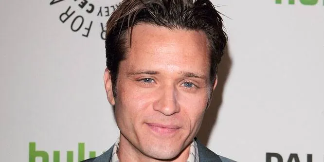 Seamus Dever Age, Birthday, Birthplace, Bio, Zodiac &  Family
