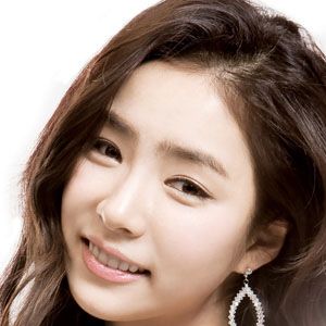 Shin Se-kyung Age, Birthday, Birthplace, Bio, Zodiac &  Family