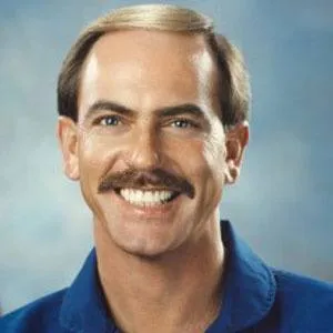 Thomas Hennen Age, Birthday, Birthplace, Bio, Zodiac &  Family