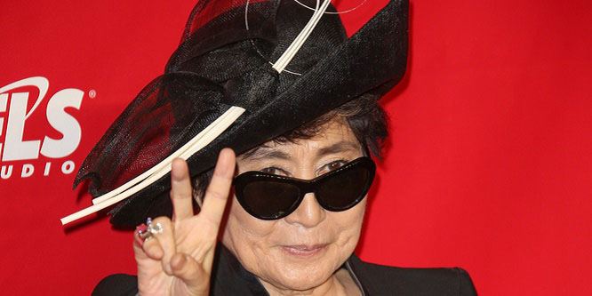 Yoko Ono Age, Birthday, Birthplace, Bio, Zodiac &  Family